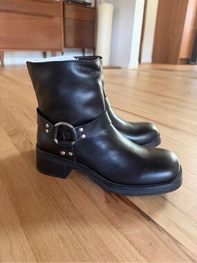 NWT Steve Madden Black Leather Harness Ankle Boots - Women